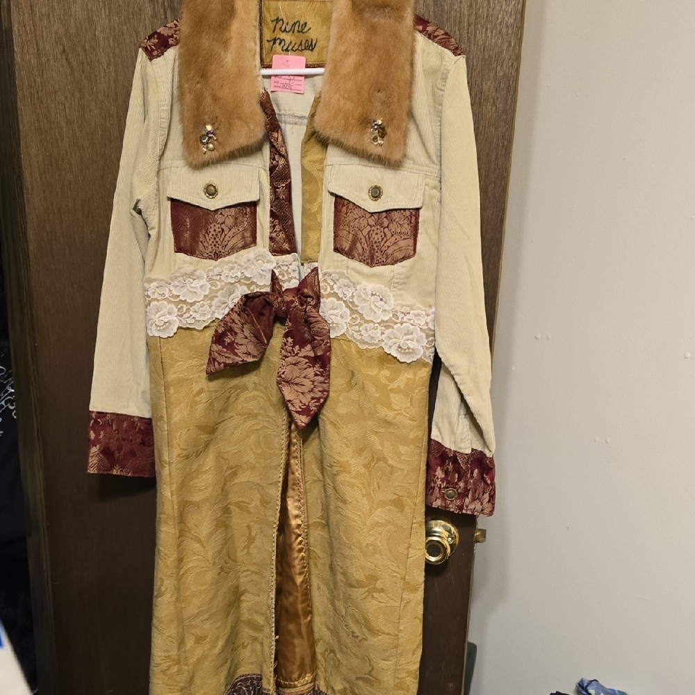 Vintage Style Long Coat with Fur Collar